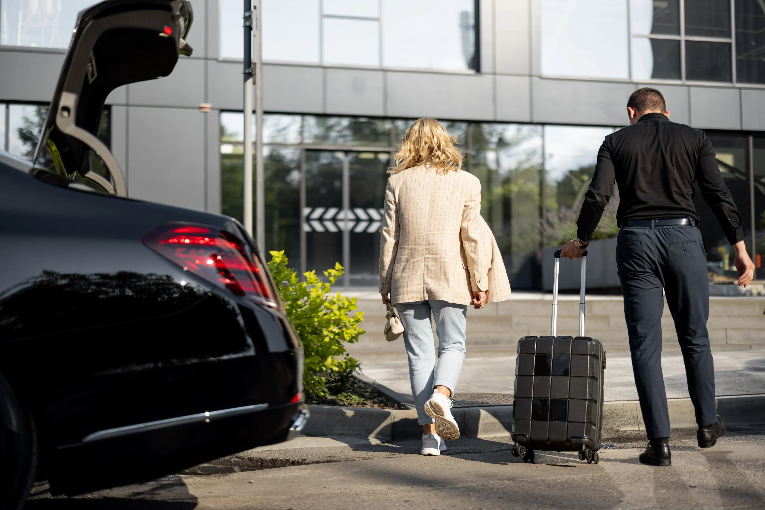 How Shared Mobility Is Revolutionising Guildford Airport Transfers Scaled